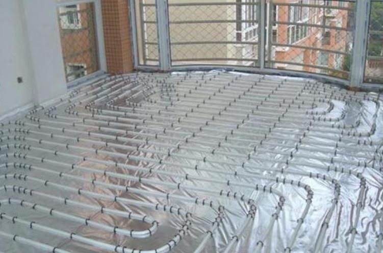 暖氣片、地暖各有千秋 別墅采暖哪種方式好？